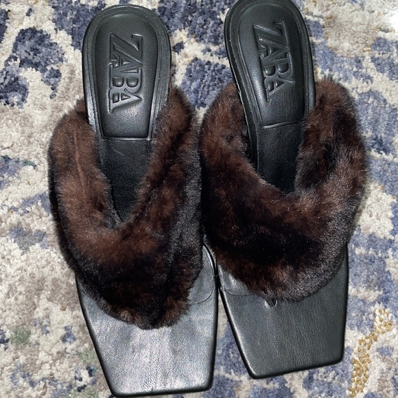 ZARA FUR THONG SANDAL - Picture 4 of 5